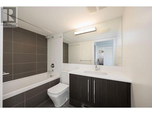 1703 188 Agnes Street, New Westminster, BC - Indoor Photo Showing Bathroom