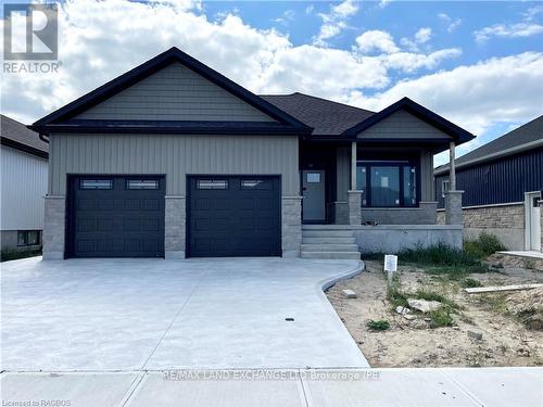 155 Westlinks Drive, Saugeen Shores, ON - Outdoor With Facade