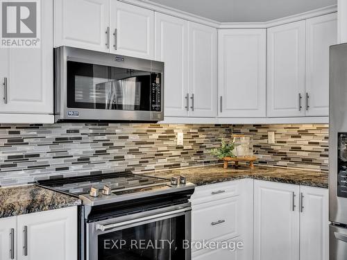 3501 - 300 Croft Street, Port Hope, ON - Indoor Photo Showing Kitchen With Upgraded Kitchen