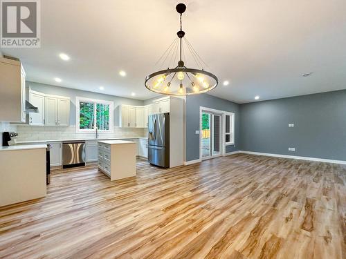 4121 Munroe Street, Terrace, BC - Indoor Photo Showing Kitchen