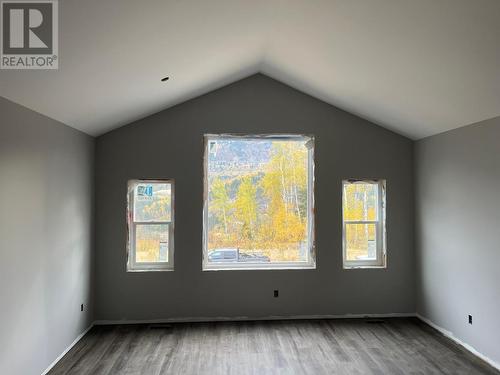 3716 Toba  Road, Castlegar, BC - Indoor Photo Showing Other Room