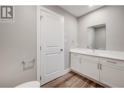 3716 Toba Road, Castlegar, BC - Indoor Photo Showing Bathroom