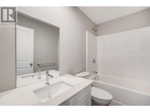 3716 Toba Road, Castlegar, BC - Indoor Photo Showing Bathroom