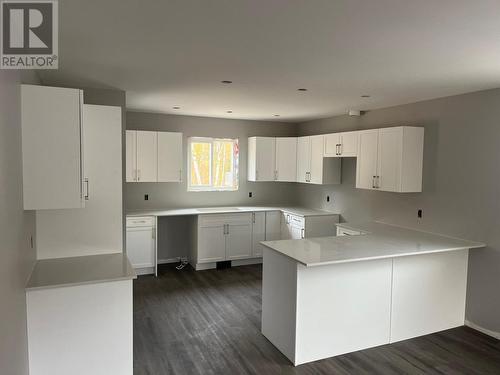 3716 Toba  Road, Castlegar, BC - Indoor Photo Showing Kitchen