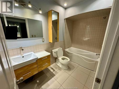 156 Edgewater, Tecumseh, ON - Indoor Photo Showing Bathroom