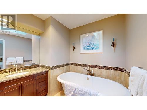 1201 Cameron Avenue Unit# 97, Kelowna, BC - Indoor Photo Showing Bathroom