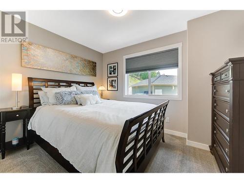 1044 James Hockey Place, Kelowna, BC - Indoor Photo Showing Bedroom