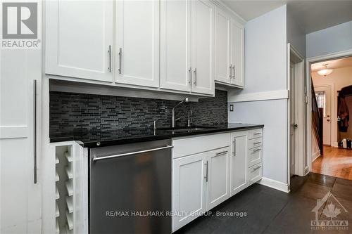 433 Holland Avenue, Ottawa, ON - Indoor Photo Showing Kitchen