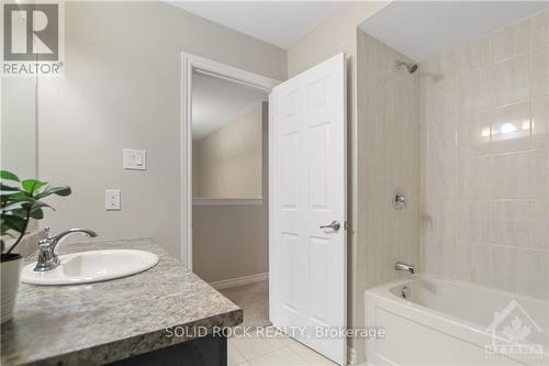 306 Sweetfern Crescent, Ottawa, ON - Indoor Photo Showing Bathroom