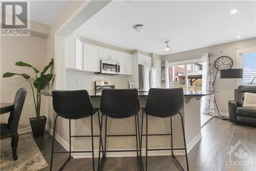 306 Sweetfern Crescent, Ottawa, ON - Indoor Photo Showing Kitchen With Upgraded Kitchen