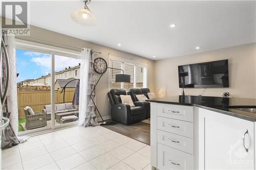 306 Sweetfern Crescent, Ottawa, ON - Indoor Photo Showing Kitchen