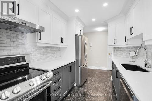 304 - 61 Paffard Street, Niagara-On-The-Lake, ON - Indoor Photo Showing Kitchen With Upgraded Kitchen