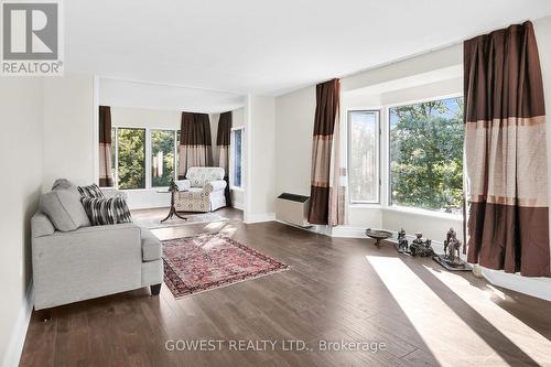 304 - 61 Paffard Street, Niagara-On-The-Lake, ON - Indoor Photo Showing Living Room