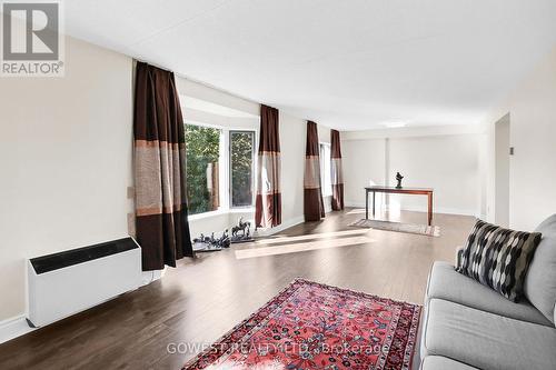 304 - 61 Paffard Street, Niagara-On-The-Lake, ON - Indoor Photo Showing Living Room