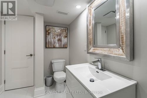 123 Dewitt Road, Hamilton, ON - Indoor Photo Showing Bathroom