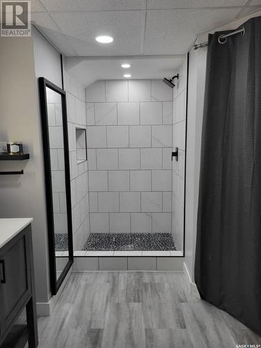 226 113Th Street W, Saskatoon, SK - Indoor Photo Showing Bathroom