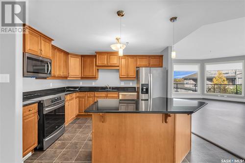 311 619 Saskatchewan Crescent W, Saskatoon, SK - Indoor Photo Showing Kitchen With Stainless Steel Kitchen