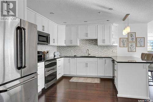 706 2300 Broad Street, Regina, SK - Indoor Photo Showing Kitchen With Upgraded Kitchen