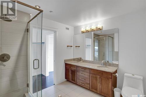 706 2300 Broad Street, Regina, SK - Indoor Photo Showing Bathroom