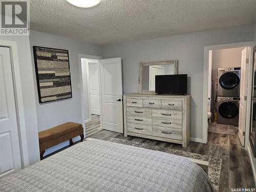 405 Mcgillivray Street, Outlook, SK - Indoor Photo Showing Bedroom