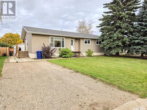 405 Mcgillivray Street, Outlook, SK - Outdoor