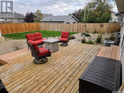 405 Mcgillivray Street, Outlook, SK - Outdoor With Deck Patio Veranda