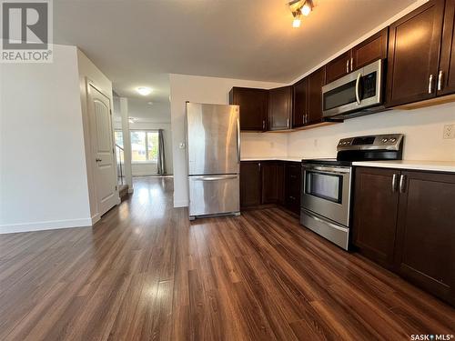 1640 C Avenue N, Saskatoon, SK - Indoor Photo Showing Kitchen