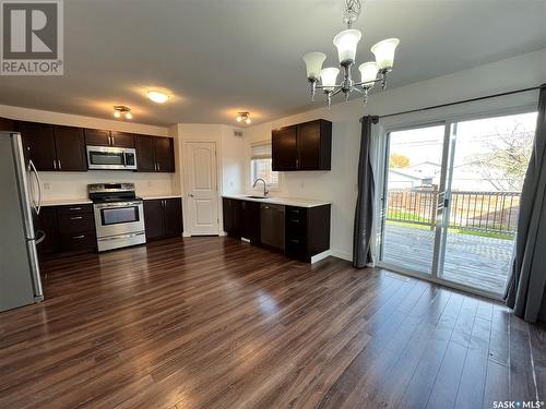 1640 C Avenue N, Saskatoon, SK - Indoor Photo Showing Kitchen