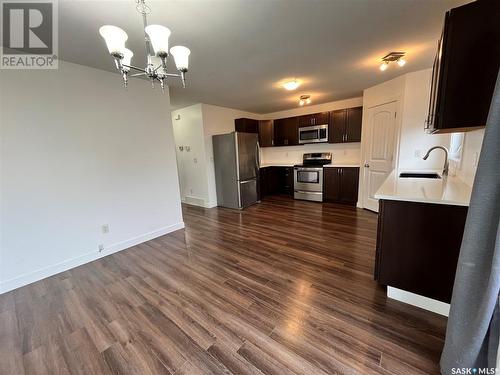 1640 C Avenue N, Saskatoon, SK - Indoor Photo Showing Kitchen