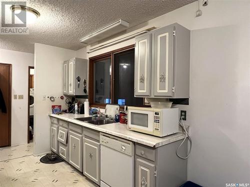 904 Railway Avenue, Loon Lake, SK - Indoor Photo Showing Kitchen With Double Sink