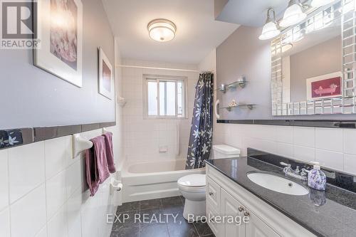 10 Aberdeen Crescent, Brampton, ON - Indoor Photo Showing Bathroom