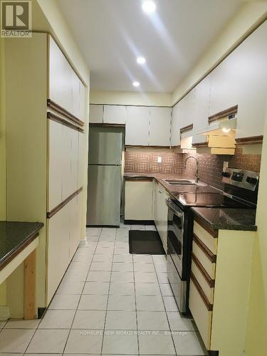 2913 Redbud Avenue, Oakville, ON - Indoor Photo Showing Kitchen With Stainless Steel Kitchen