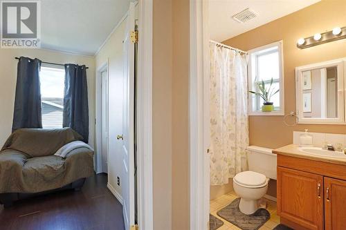 Main Floor Bathroom View 1 - 319 16 Street E, Brooks, AB - Indoor Photo Showing Bathroom