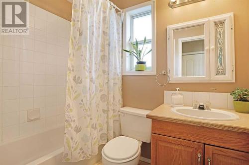 Main Floor Bathroom View 2 - 319 16 Street E, Brooks, AB - Indoor Photo Showing Bathroom