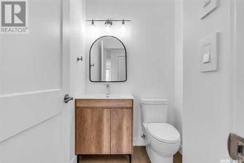 1313 Edward Avenue, Saskatoon, SK - Indoor Photo Showing Bathroom