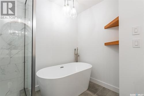 1313 Edward Avenue, Saskatoon, SK - Indoor Photo Showing Bathroom