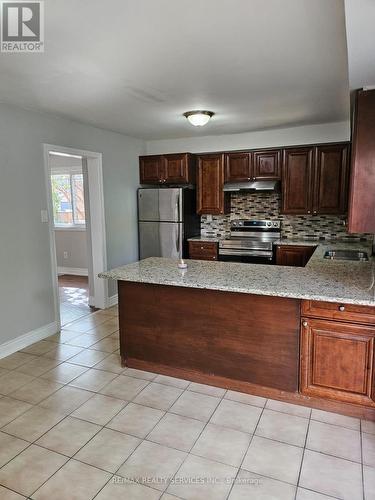 57 Blackmere Circle, Brampton, ON - Indoor Photo Showing Kitchen