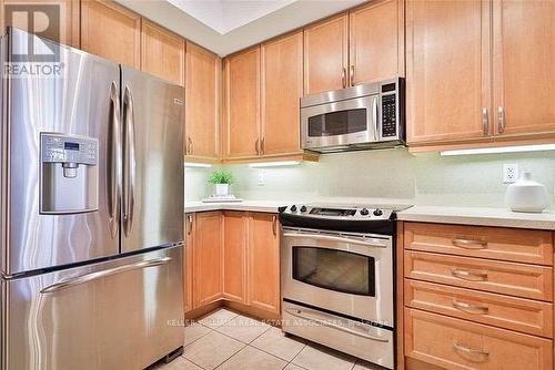 208 - 80 Port Street E, Mississauga, ON - Indoor Photo Showing Kitchen