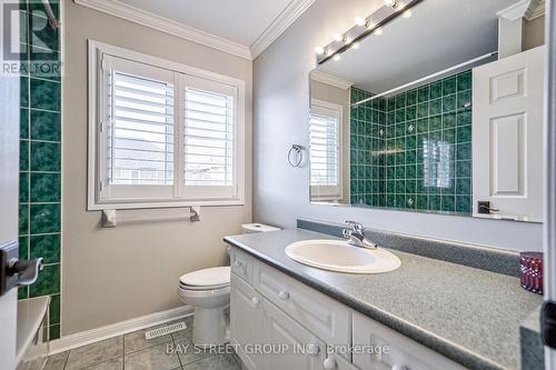 18 Leagrove Street, Brampton, ON - Indoor Photo Showing Bathroom