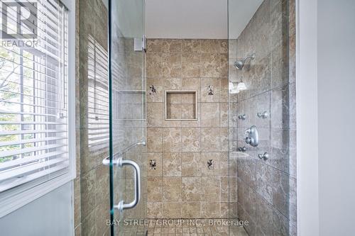 18 Leagrove Street, Brampton, ON - Indoor Photo Showing Bathroom