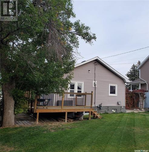 240 4Th Avenue Ne, Swift Current, SK - Outdoor With Deck Patio Veranda