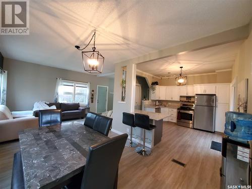 240 4Th Avenue Ne, Swift Current, SK - Indoor Photo Showing Dining Room