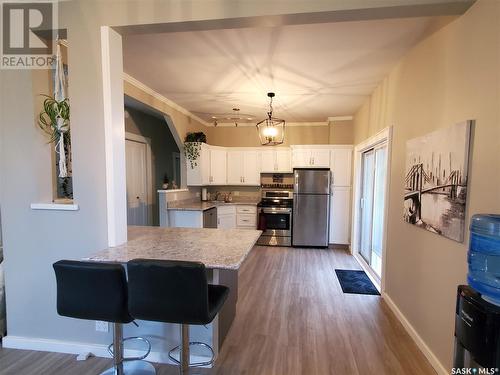 240 4Th Avenue Ne, Swift Current, SK - Indoor Photo Showing Kitchen