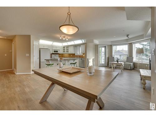 #312 9008 99 Av Nw, Edmonton, AB - Indoor Photo Showing Living Room