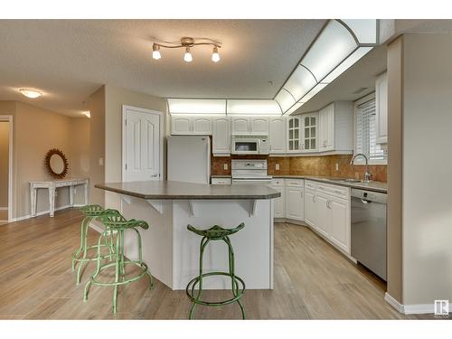 #312 9008 99 Av Nw, Edmonton, AB - Indoor Photo Showing Kitchen