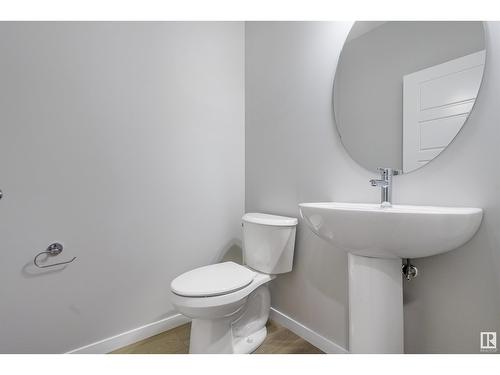 1403 13 Av Nw, Edmonton, AB - Indoor Photo Showing Bathroom