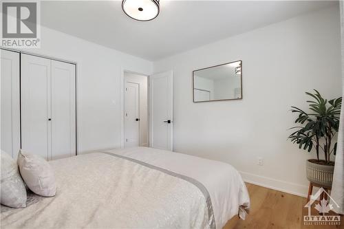 1463 Meadow Drive, Ottawa, ON - Indoor Photo Showing Bedroom