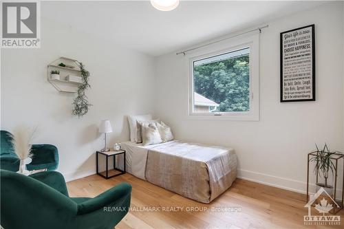 1463 Meadow Drive, Ottawa, ON - Indoor Photo Showing Bedroom