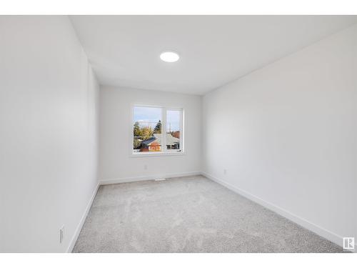 7119 93 Av Nw, Edmonton, AB - Indoor Photo Showing Other Room