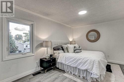 347 Thiel Street E, London, ON - Indoor Photo Showing Bedroom